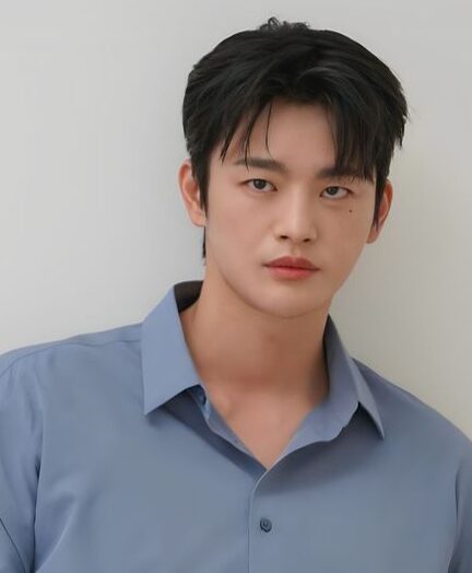 بازیگر سو این گوک نقش اصلی سریال فردا بریم سر کار