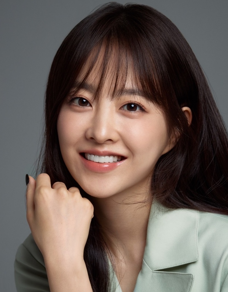 پارک بو یونگ بیوگرافی Park Bo-young عکس اول