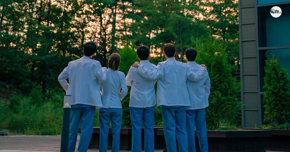 سریال Hospital Playlist ۱۰ سریال برتر کره جنوبی از نگاه IMDb در سال ۲۰۲۰ 10 سریال برتر کره جنوبی از نگاه IMDb در سال 2020